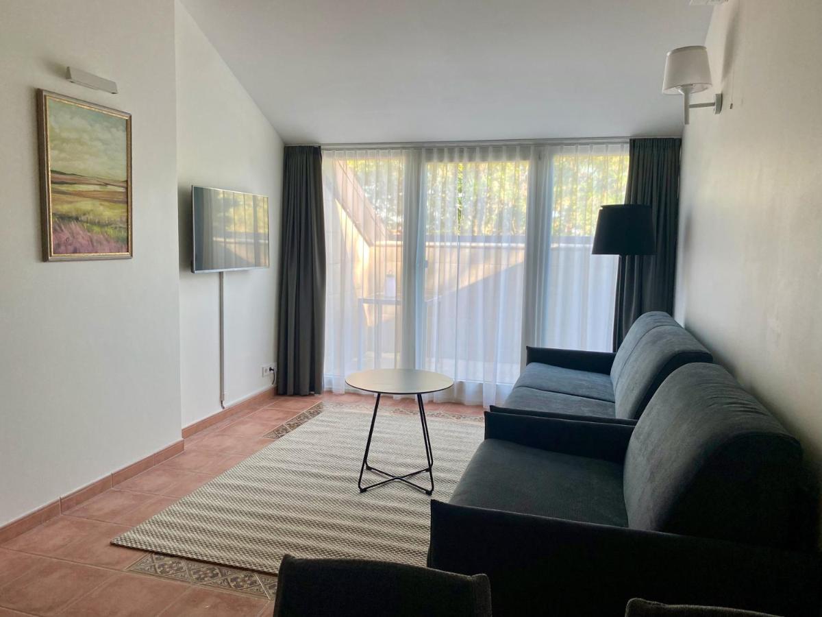 Dvi Nidos Hotell Exteriör bild